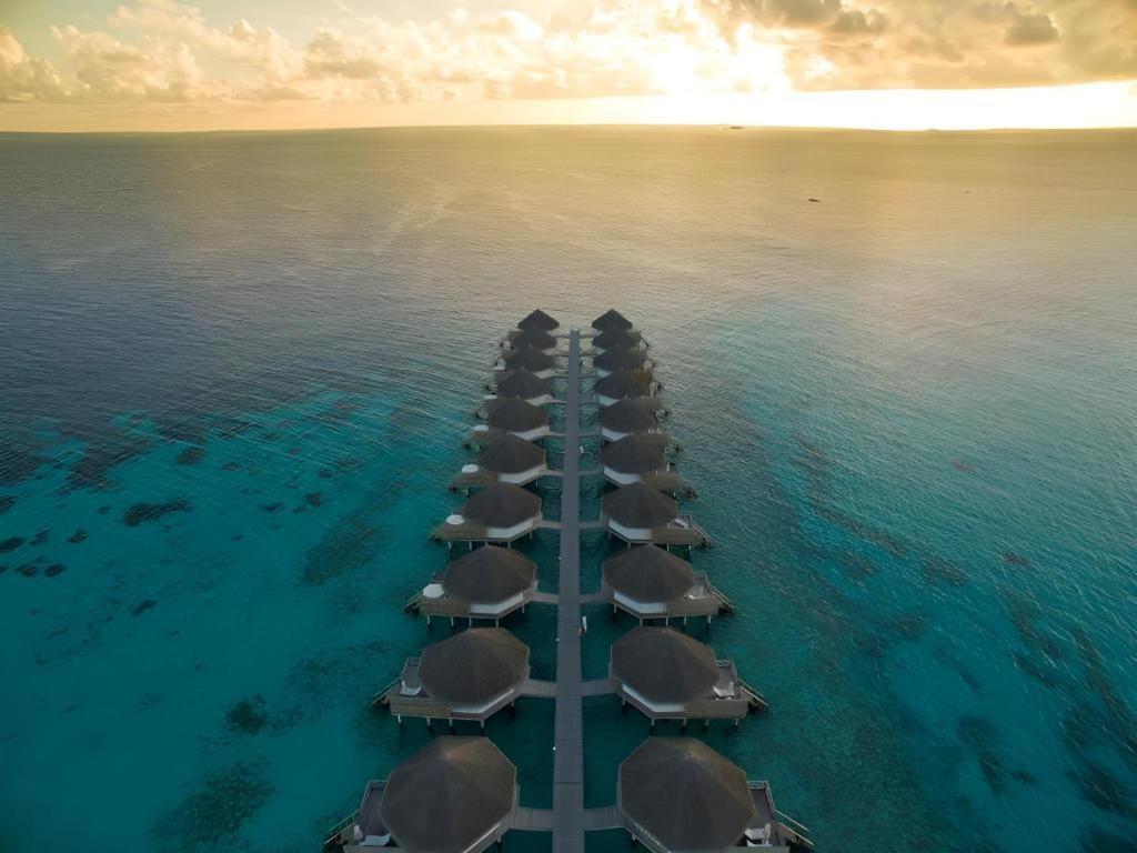 Angaga Island Resort And Spa Exterior photo