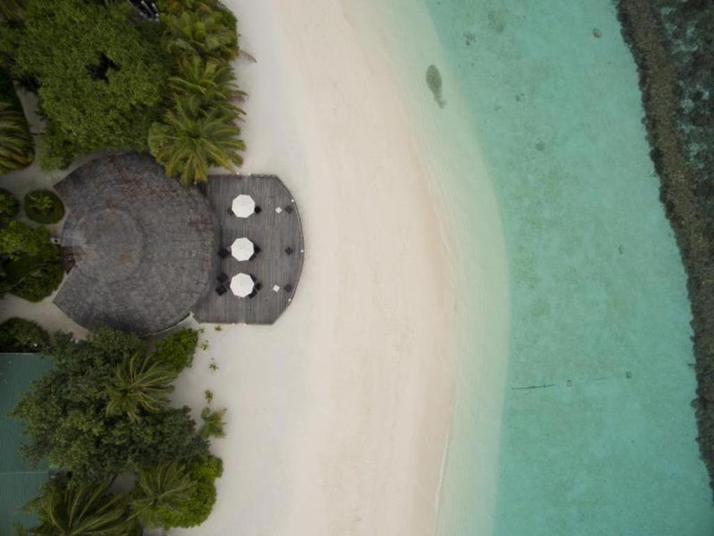 Angaga Island Resort And Spa Exterior photo