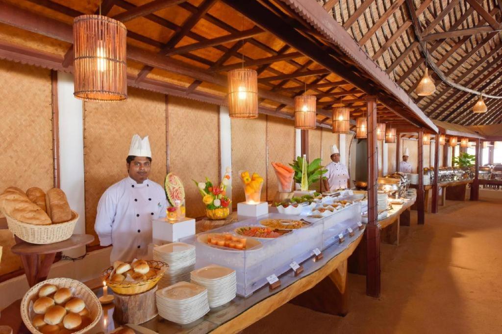 Angaga Island Resort And Spa Exterior photo