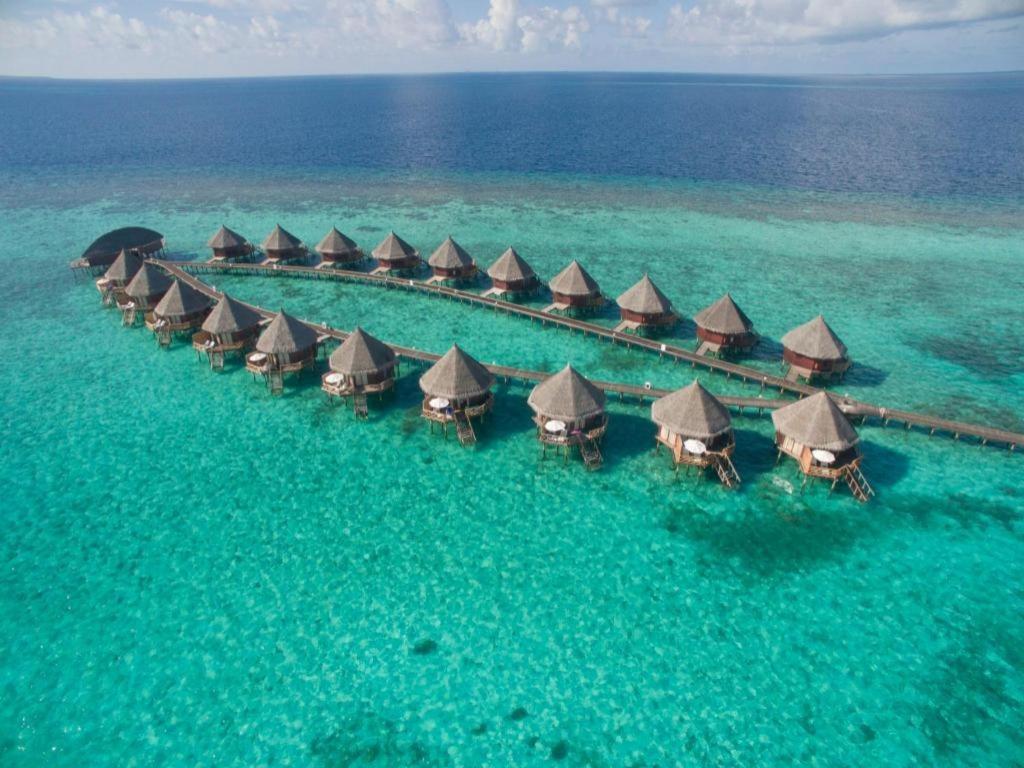 Angaga Island Resort And Spa Exterior photo