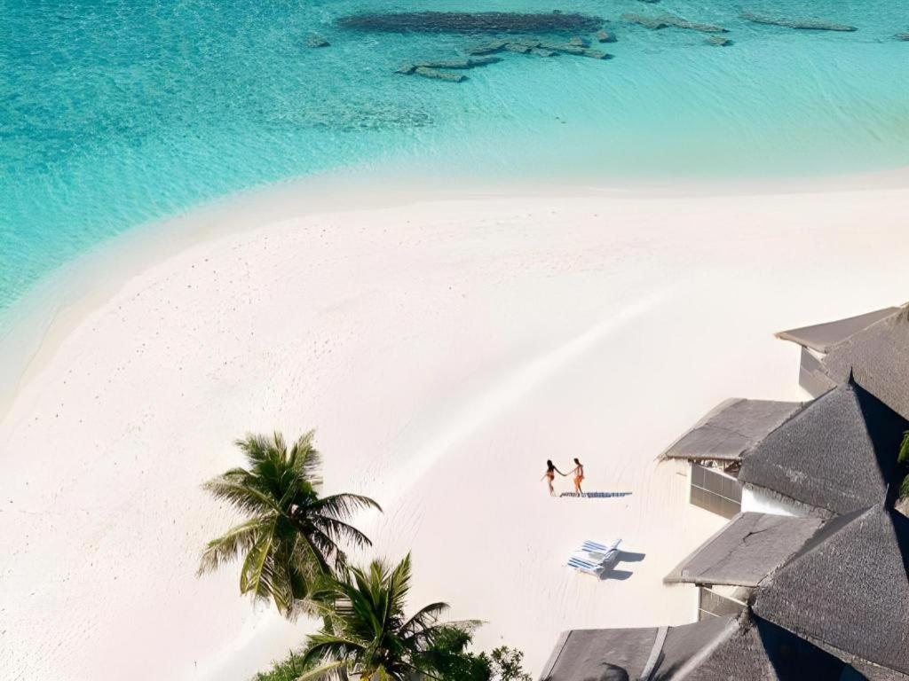 Angaga Island Resort And Spa Exterior photo